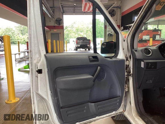 2013 Ford Transit Connect XLT z VIN NM0LS7BN2DT141131, wystawiony jako IAAI lot #42571503 z przebiegiem 151 903 mil mil oraz . Historia ofert i sprzedaży dostępna na DreamBid. Obrazek 9.
