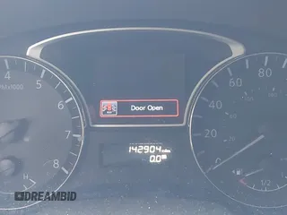 2014 Nissan Pathfinder S z VIN 5N1AR2MM5EC713691, wystawiony jako IAAI lot #42189966 z przebiegiem 142 904 mil mil oraz . Historia ofert i sprzedaży dostępna na DreamBid. Obrazek 7.