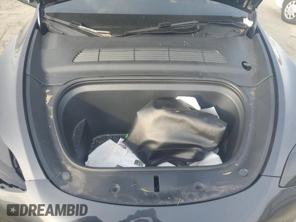 2024 Tesla Model Y Performance z VIN 7SAYGDEF3RF078535, wystawiony jako Copart lot #45749495 z przebiegiem 8 852 mil mil oraz Szkoda całkowita • Salvage title. Historia ofert i sprzedaży dostępna na DreamBid. Obrazek 12.