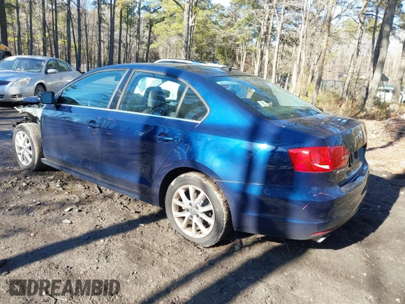 2014 Volkswagen Jetta Sedan SE w/Connectivity with VIN 3VWD07AJ0EM440285, listed as a IAAI auction lot 41259140 with 92,346 mi miles. Bid and sale history available at carsss.com. Image 3.