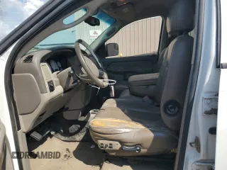 2005 Dodge 3500 SLT z VIN 3D7LS38C55G816573, wystawiony jako Copart lot #62147115 z przebiegiem 422 402 mil mil oraz Szkoda całkowita • Salvage title. Historia ofert i sprzedaży dostępna na DreamBid. Obrazek 7.