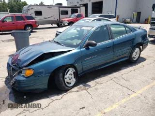 2002 Pontiac Grand Am SE with VIN 1G2NE52F52C210198, listed as a Copart auction lot 62926284 with 141,419 mi miles and Salvage Title. Bid and sale history available at carsss.com. Image 1.