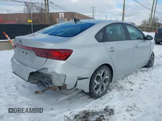 2021 Kia Forte LXS z VIN 3KPF24AD5ME270044, wystawiony jako IAAI lot #41405638 z przebiegiem 82 963 mil mil oraz . Historia ofert i sprzedaży dostępna na DreamBid. Obrazek 4.