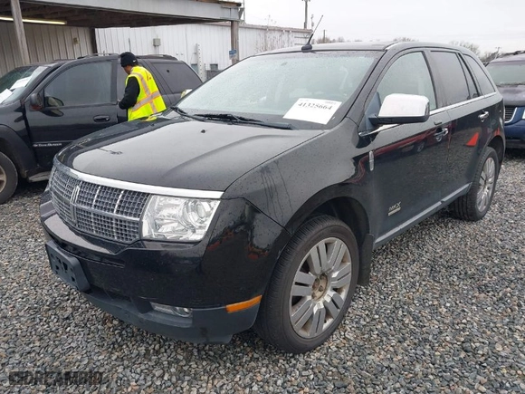 2009 Lincoln MKX with VIN 2LMDU88C49BJ00892, listed as a IAAI auction lot 41325664 with 207,002 mi miles. Bid and sale history available at carsss.com. Image 2.