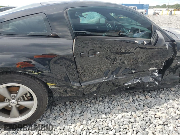 2005 Ford Mustang GT Deluxe с VIN 1ZVHT82H955140714, выставлен на аукционе Copart как лот 63867025 с пробегом 93 237 миль миль и Списание • Salvage title. История ставок и продаж доступна на DreamBid. Изображение 10.