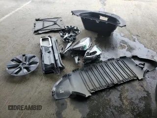 2024 Tesla Model Y с VIN 7SAYGDED2RF119770, выставлен на аукционе Copart как лот 53520875 с пробегом 6 712 миль миль и Списание • Salvage title. История ставок и продаж доступна на DreamBid. Изображение 12.