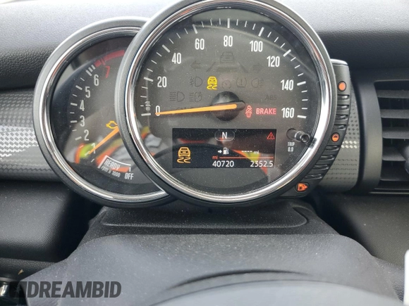 2016 MINI Hardtop with VIN WMWXP5C50GT740166, listed as a Copart auction lot 53832025 with 40,720 mi miles and Salvage Title. Bid and sale history available at DreamBid. Image 9.