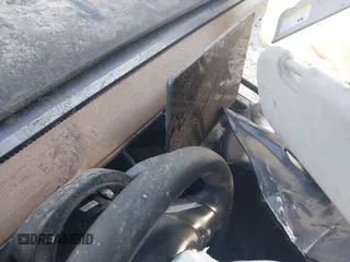 2020 Tesla Model 3 Long Range z VIN 5YJ3E1EB9LF787390, wystawiony jako IAAI lot #41614394 z przebiegiem Nie podano mil oraz . Historia ofert i sprzedaży dostępna na DreamBid. Obrazek 7.
