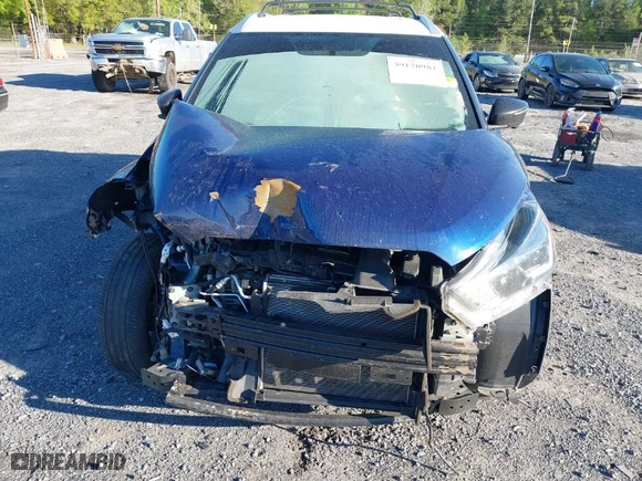 2019 Nissan Kicks SV with VIN 3N1CP5CU2KL511125, listed as a IAAI auction lot 39120981 with 57,859 mi miles. Bid and sale history available at carsss.com. Image 12.