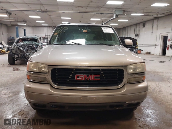 2004 GMC Yukon SLT with VIN 1GKEK13TX4J155865, listed as a IAAI auction lot 41758663 with 281,531 mi miles. Bid and sale history available at carsss.com. Image 12.