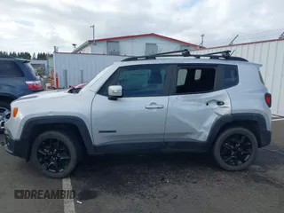 2017 Jeep Renegade Latitude with VIN ZACCJBBB5HPF68898, listed as a IAAI auction lot 41647375 with 98,270 mi miles. Bid and sale history available at carsss.com. Image 14.