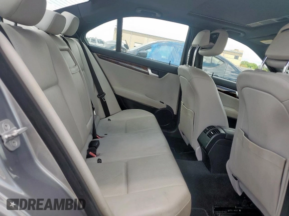 2012 Mercedes-Benz C 250 Sport с VIN WDDGF4HB1CR196188, выставлен на аукционе Copart как лот 62579975 с пробегом Не указан миль и Чистый • Clean title. История ставок и продаж доступна на DreamBid. Изображение 10.