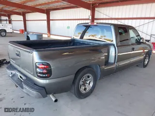 2001 Chevrolet Silverado 1500 LS with VIN 2GCEC19V011316604, listed as a IAAI auction lot 41682054 with 235,246 mi miles. Bid and sale history available at carsss.com. Image 4.