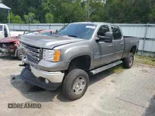 2013 GMC Sierra 2500HD SLE with VIN 1GT120C88DF112502, listed as a Copart auction lot 61745725 with 152,211 mi miles and Salvage title. Bid and sale history available at DreamBid. Image 1.