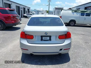 2013 BMW 3 Series 335i z VIN WBA3A9C56DF475450, wystawiony jako IAAI lot #42469522 z przebiegiem Nie podano mil oraz . Historia ofert i sprzedaży dostępna na DreamBid. Obrazek 16.