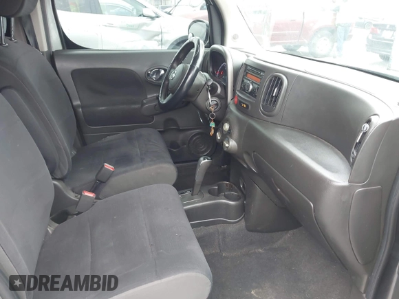 2010 Nissan Cube S z VIN JN8AZ2KR9AT153627, wystawiony jako IAAI lot #42352451 z przebiegiem 184 305 mil mil oraz . Historia ofert i sprzedaży dostępna na DreamBid. Obrazek 5.