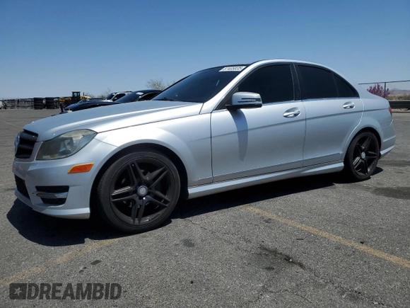2013 Mercedes-Benz C 250 Sport с VIN WDDGF4HB9DA817435, выставлен на аукционе Copart как лот 57405835 с пробегом 137 056 миль миль и Списание • Salvage title. История ставок и продаж доступна на DreamBid. Изображение 1.