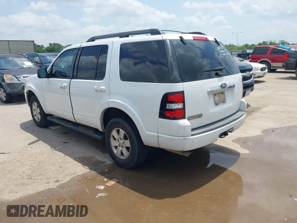 2010 Ford Explorer XLT with VIN 1FMEU6DE9AUB07735, listed as a IAAI auction lot 42107448 with 143,405 mi miles. Bid and sale history available at carsss.com. Image 3.