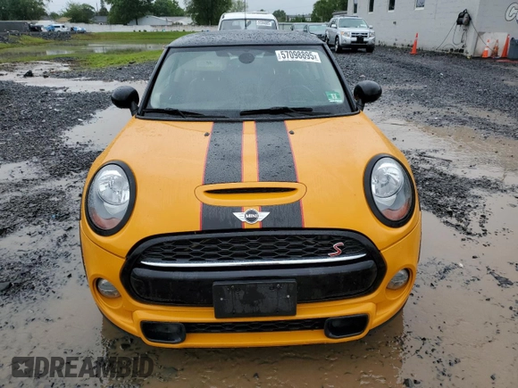 2016 MINI Hardtop S with VIN WMWXP7C54G3B33492, listed as a Copart auction lot 57098895 with 83,994 mi miles and Salvage title. Bid and sale history available at DreamBid. Image 5.