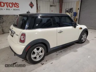 2011 MINI Hardtop with VIN WMWSU3C50BT091890, listed as a Copart auction lot 42258465 with 158,903 mi miles and Salvage Title. Bid and sale history available at DreamBid. Image 3.