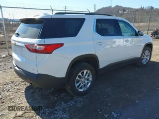 2021 Chevrolet Traverse LT Cloth with VIN 1GNEVGKW0MJ260455, listed as a IAAI auction lot 41852970 with 22,178 mi miles. Bid and sale history available at carsss.com. Image 4.