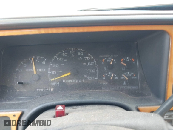 1999 Chevrolet Suburban with VIN 1GBFK16R5XJ335005, listed as a IAAI auction lot 42542755 with 200,599 mi miles and . Bid and sale history available at DreamBid. Image 7.