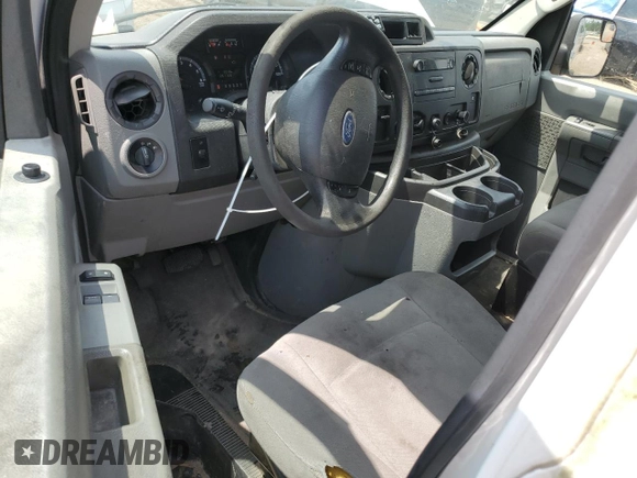 2013 Ford Econoline Cargo Commercial z VIN 1FTNE2EW3DDA51779, wystawiony jako Copart lot #53250015 z przebiegiem 261 768 mil mil oraz Nie do naprawy • Non repairable. Historia ofert i sprzedaży dostępna na DreamBid. Obrazek 8.