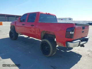 2011 Chevrolet Silverado 1500 LT with VIN 3GCPKSE31BG403653, listed as a IAAI auction lot 41764157 with 207,967 mi miles. Bid and sale history available at carsss.com. Image 3.