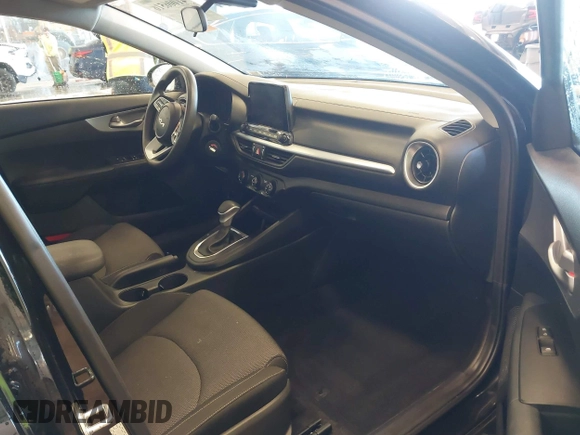 2022 Kia Forte LXS with VIN 3KPF24AD5NE484890, listed as a IAAI auction lot 41006516 with 39,213 mi miles and . Bid and sale history available at DreamBid. Image 5.