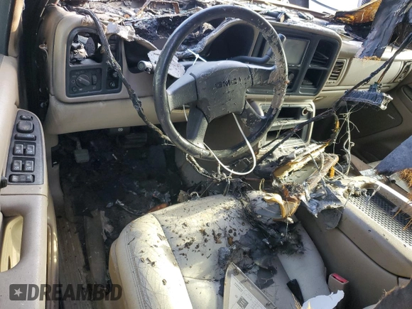 2005 GMC Yukon XL SLT with VIN 1GKFK16Z95J100913, listed as a Copart auction lot 51825525 with Not Provided miles and Salvage Title. Bid and sale history available at carsss.com. Image 8.