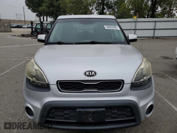 2013 Kia Soul + z VIN KNDJT2A62D7482347, wystawiony jako Copart lot #58663005 z przebiegiem 88 952 mil mil oraz Czysty tytuł • Clean title. Historia ofert i sprzedaży dostępna na DreamBid. Obrazek 5.