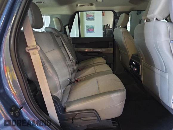 2018 Ford Expedition XLT with VIN 1FMJU1HT2JEA50850, listed as a Copart auction lot 57295665 with 96,754 mi miles and Clean title. Bid and sale history available at DreamBid. Image 6.