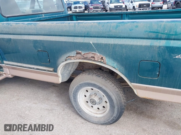 1996 Ford F-150 z VIN 1FTEF15N7TLA47916, wystawiony jako IAAI lot #41972655 z przebiegiem 130 257 mil mil oraz . Historia ofert i sprzedaży dostępna na DreamBid. Obrazek 6.
