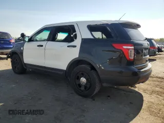2015 Ford Utility Police Interceptor with VIN 1FM5K8AR9FGB26168, listed as a Copart auction lot 53638725 with 146,251 mi miles and Salvage Title. Bid and sale history available at carsss.com. Image 2.