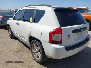 2008 Jeep Compass Sport with VIN 1J8FT47W08D676237, listed as a IAAI auction lot 41862908 with 206,531 mi miles. Bid and sale history available at carsss.com. Image 3.