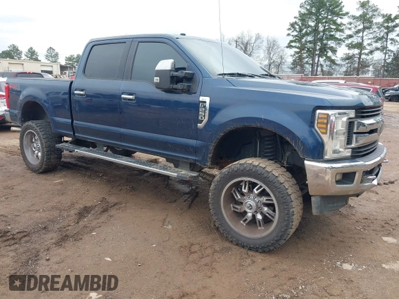 2018 Ford Super Duty F-250 SRW XL with VIN 1FT7W2B62JEB96232, listed as a IAAI auction lot 41705890 with 122,200 mi miles. Bid and sale history available at carsss.com. Image 1.