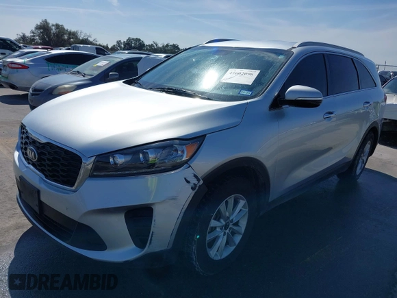 2019 Kia Sorento LX with VIN 5XYPG4A33KG533371, listed as a IAAI auction lot 41602096 with 122,231 mi miles. Bid and sale history available at carsss.com. Image 2.