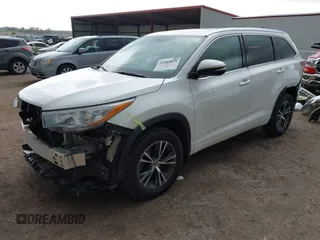 2016 Toyota Highlander XLE z VIN 5TDJKRFH3GS260044, wystawiony jako IAAI lot #42085828 z przebiegiem 74 187 mil mil oraz . Historia ofert i sprzedaży dostępna na DreamBid. Obrazek 19.