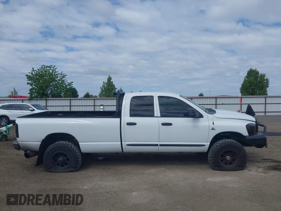 2006 Dodge 3500 SLT z VIN 3D7LX38CX6G191784, wystawiony jako IAAI lot #42267999 z przebiegiem 202 933 mil mil oraz . Historia ofert i sprzedaży dostępna na DreamBid. Obrazek 13.