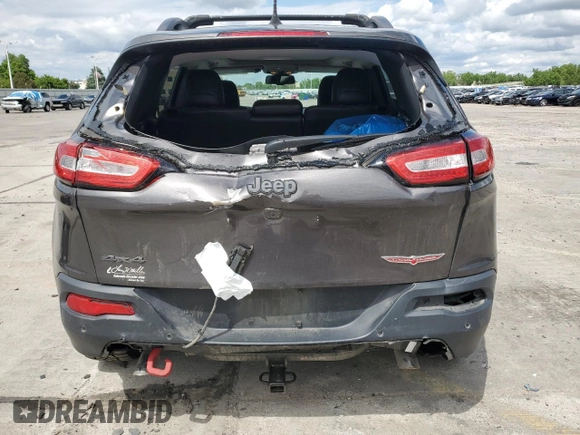 2018 Jeep Cherokee Trailhawk z VIN 1C4PJMBX1JD509120, wystawiony jako Copart lot #58920135 z przebiegiem 42 501 mil mil oraz Szkoda całkowita • Salvage title. Historia ofert i sprzedaży dostępna na DreamBid. Obrazek 6.