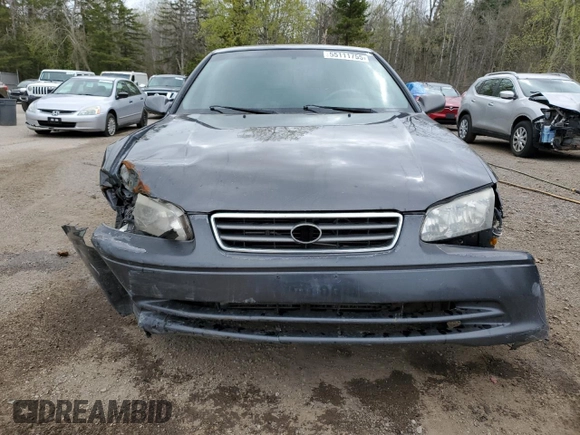 2001 Toyota Camry LE z VIN JT2BF22K010295564, wystawiony jako Copart lot #55111755 z przebiegiem 379 337 mil mil oraz Szkoda całkowita • Salvage title. Historia ofert i sprzedaży dostępna na DreamBid. Obrazek 5.