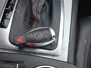 2014 Mercedes-Benz C 250 z VIN WDDGJ4HB0EG289247, wystawiony jako IAAI lot #42365526 z przebiegiem 75 420 mil mil oraz . Historia ofert i sprzedaży dostępna na DreamBid. Obrazek 11.