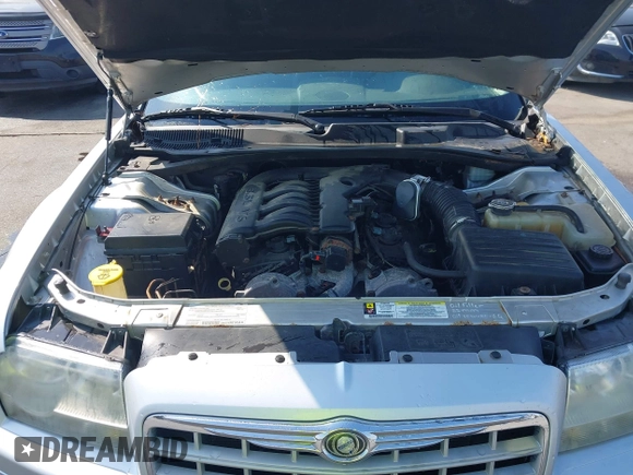2008 Chrysler 300 Touring with VIN 2C3LK53G38H233492, listed as a IAAI auction lot 42004537 with 200,695 mi miles and . Bid and sale history available at carsss.com. Image 10.