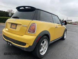 2007 MINI Hardtop S with VIN WMWMF73507TL90586, listed as a Copart auction lot 54109915 with 50,695 mi miles and Clean Title. Bid and sale history available at DreamBid. Image 4.
