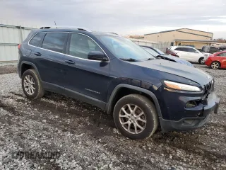 2015 Jeep Cherokee Latitude with VIN 1C4PJMCS8FW682275, listed as a Copart auction lot 85960144 with 139,509 mi miles and Salvage Title. Bid and sale history available at DreamBid. Image 4.