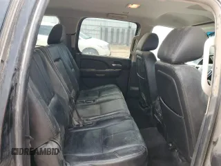 2012 Chevrolet Suburban LT z VIN 1GNSKJE79CR191794, wystawiony jako Copart lot #53699425 z przebiegiem 129 264 mil mil oraz Czysty tytuł • Clean title. Historia ofert i sprzedaży dostępna na DreamBid. Obrazek 10.
