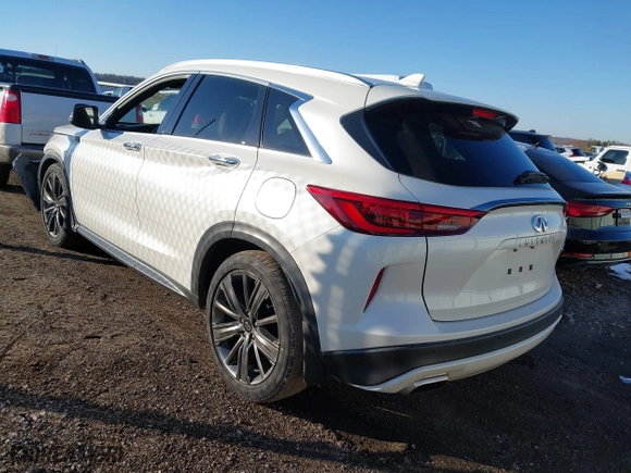 2020 Infiniti QX50 ESSENTIAL with VIN 3PCAJ5M13LF109950, listed as a IAAI auction lot 41348348 with 63,091 mi miles. Bid and sale history available at carsss.com. Image 3.