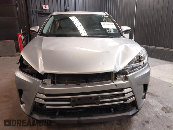 2018 Toyota Highlander SE with VIN 5TDJZRFH5JS912469, listed as a IAAI auction lot 42332840 with 74,386 mi miles and . Bid and sale history available at DreamBid. Image 11.