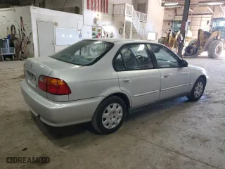 2000 Honda Civic VP with VIN 2HGEJ6610YH552001, listed as a Copart auction lot 43371815 with 147,244 mi miles and Clean Title. Bid and sale history available at carsss.com. Image 3.