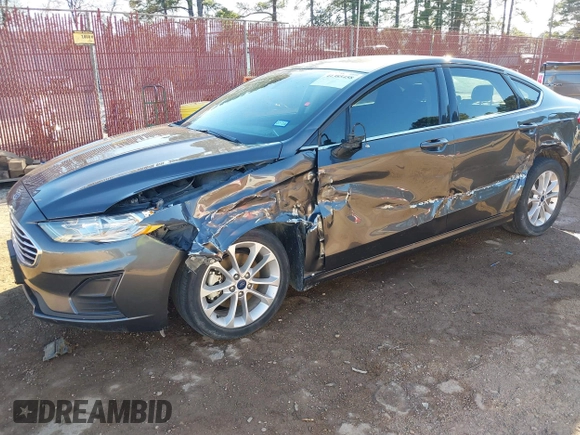 2020 Ford Fusion SE with VIN 3FA6P0H75LR129109, listed as a IAAI auction lot 41385458 with 98,099 mi miles. Bid and sale history available at carsss.com. Image 2.
